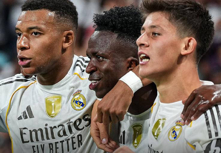 一场2-1！巴萨感受到压力：皇马主场逆转实现3连胜，领跑西甲